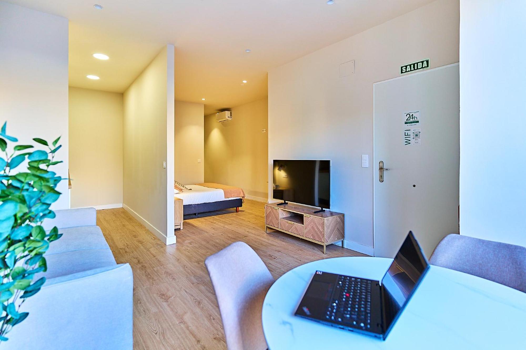 Delia By Gaiarooms Apartament *